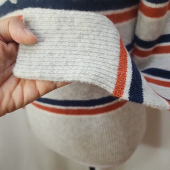 Madewell Striped Westgate V-Neck Sweater in Coziest Yarn, Size XS - Picture 3 of 7